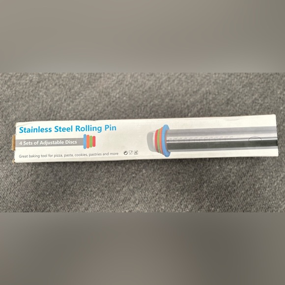 STAINLESS STEEL ADJUSTABLE ROLLING PIN 17”L
#10292410 - Picture 12 of 16